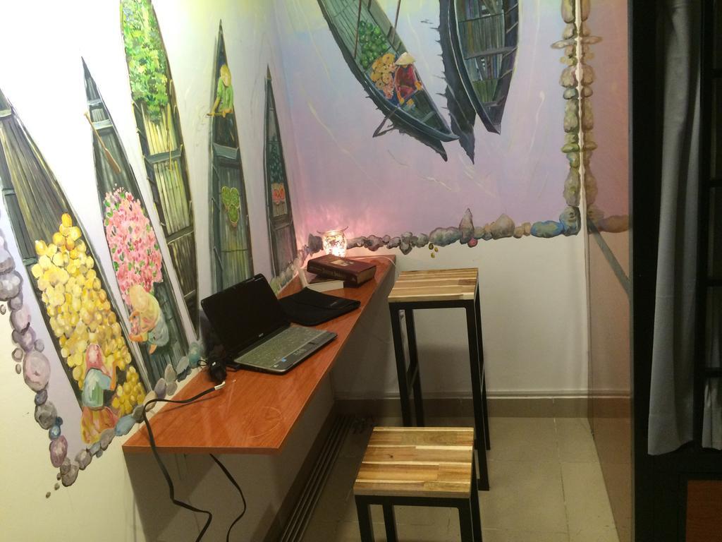 Wanderlust Saigon Hostel & Rooftop Bar Хошимин Экстерьер фото