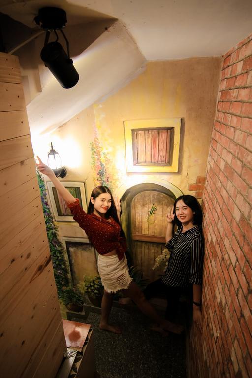 Wanderlust Saigon Hostel & Rooftop Bar Хошимин Экстерьер фото
