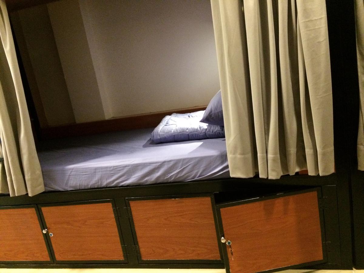 Wanderlust Saigon Hostel & Rooftop Bar Хошимин Экстерьер фото