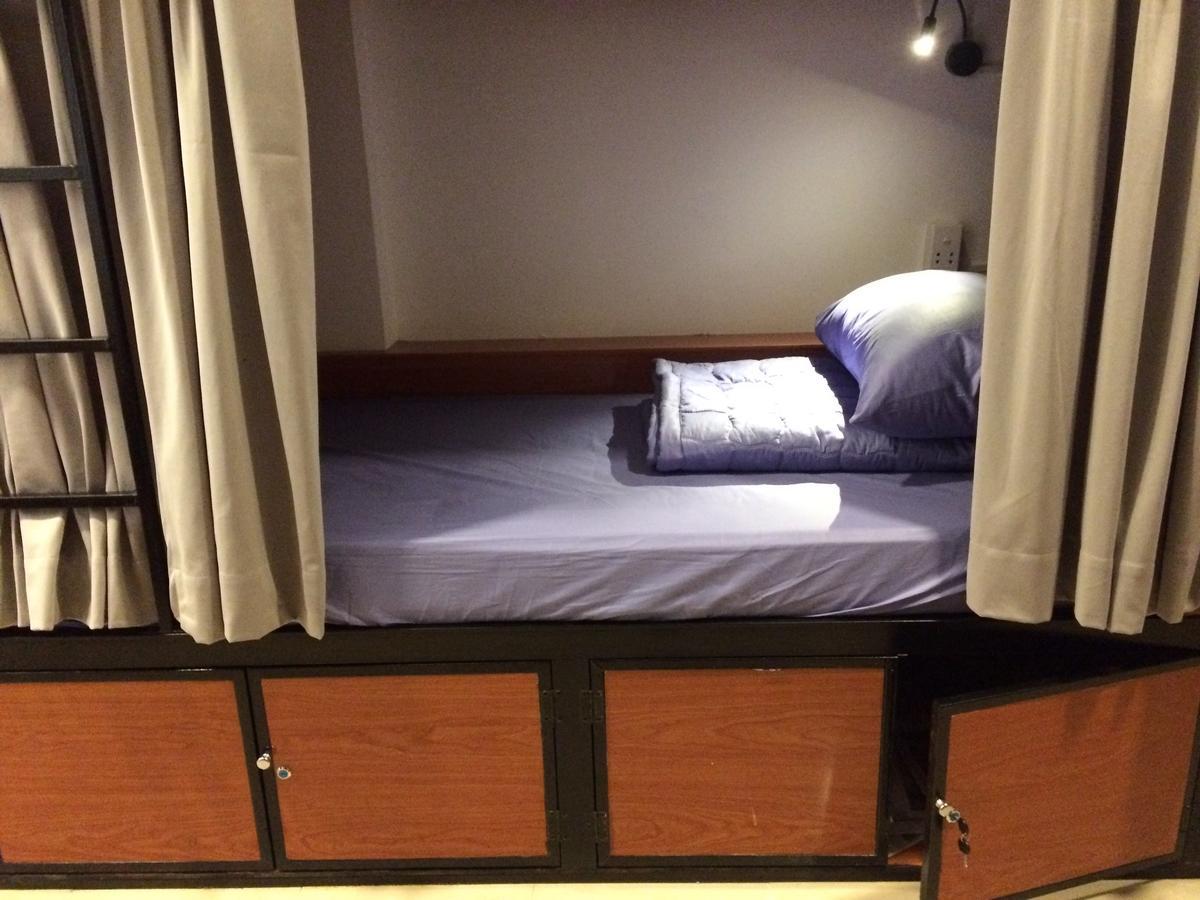 Wanderlust Saigon Hostel & Rooftop Bar Хошимин Экстерьер фото